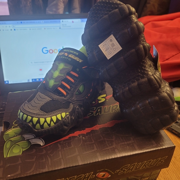 Skechers Saurus Sneaker - Picture 3 of 10